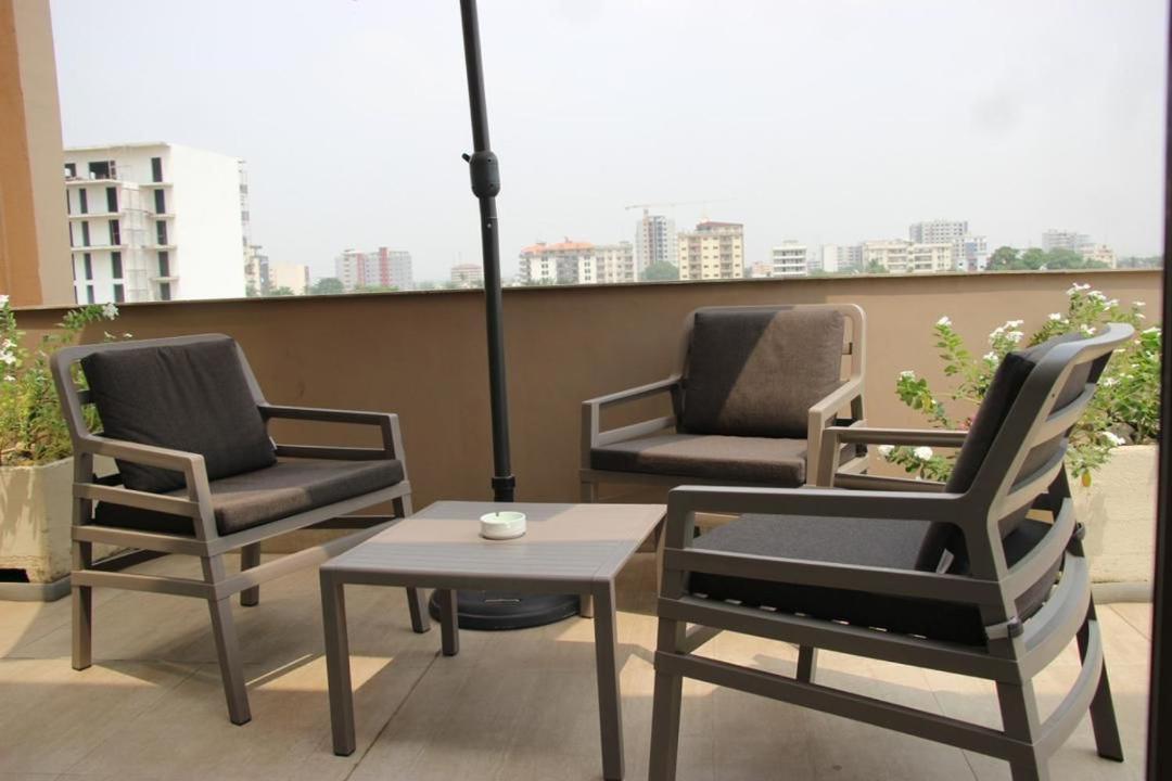Roots Hotel Apartments Abidjan Exterior foto