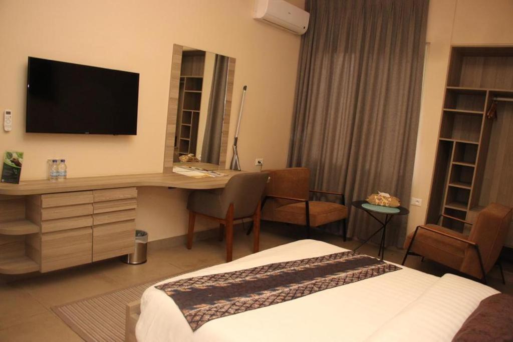 Roots Hotel Apartments Abidjan Exterior foto